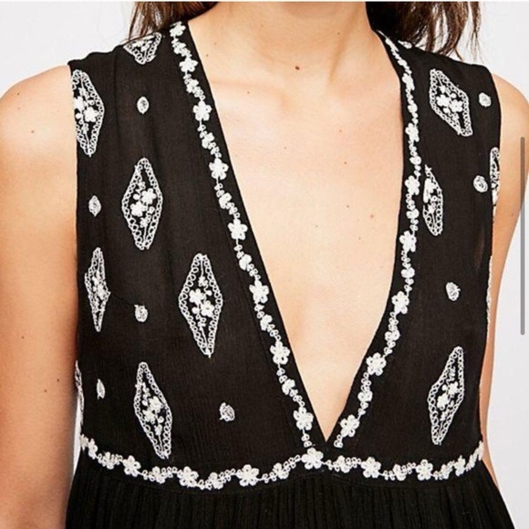 Free People Black Diamond Embroidered Sleeveless Tunic Top Size  XS - Picture 4 of 11
